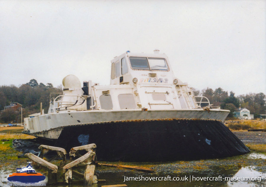 AP1-88 hovercraft with SAS, derelict craft -   (submitted by The <a href='http://www.hovercraft-museum.org/' target='_blank'>Hovercraft Museum Trust</a>).